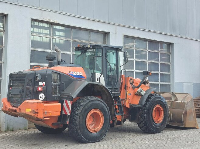 Hitachi ZW250-6