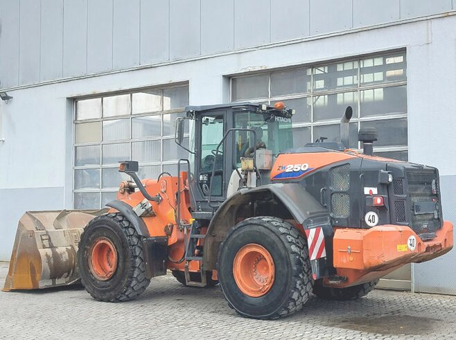 Hitachi ZW250-6