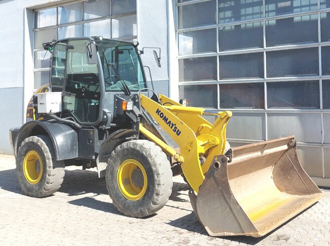 Komatsu WA100M-7