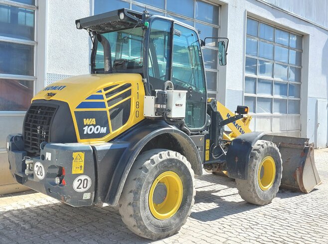 Komatsu WA100M-7