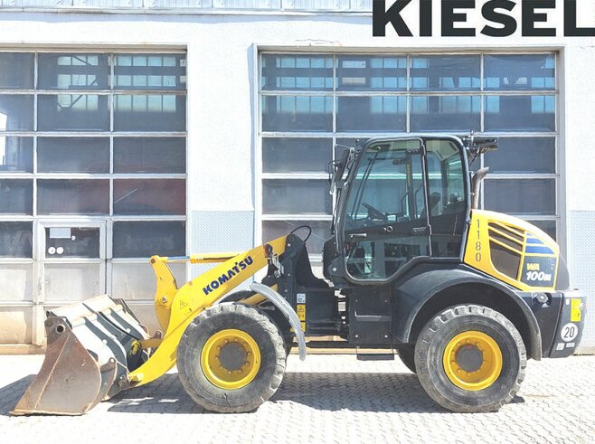 Komatsu WA100M-7