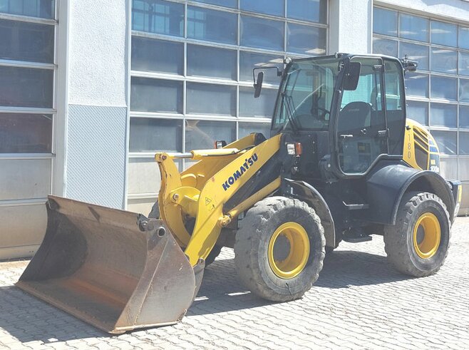 Komatsu WA100M-7