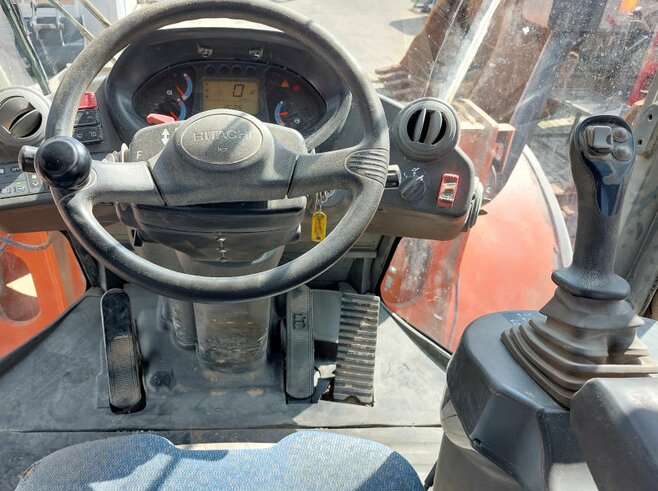 Hitachi ZW310