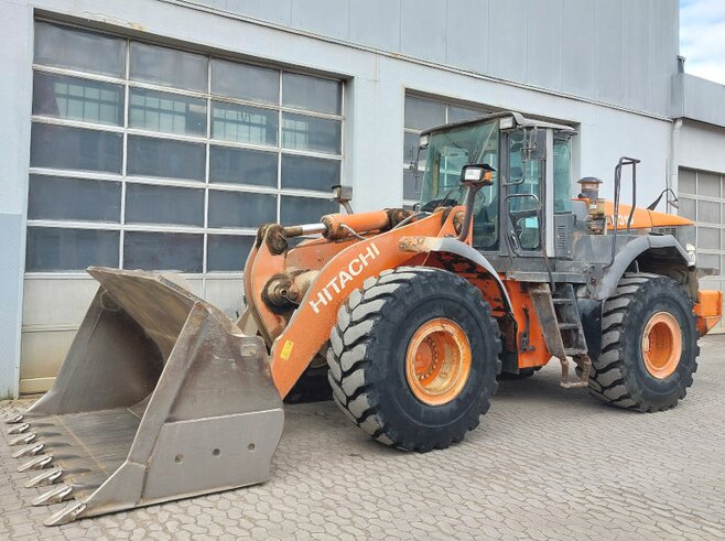 Hitachi ZW310