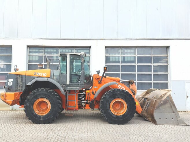 Hitachi ZW310