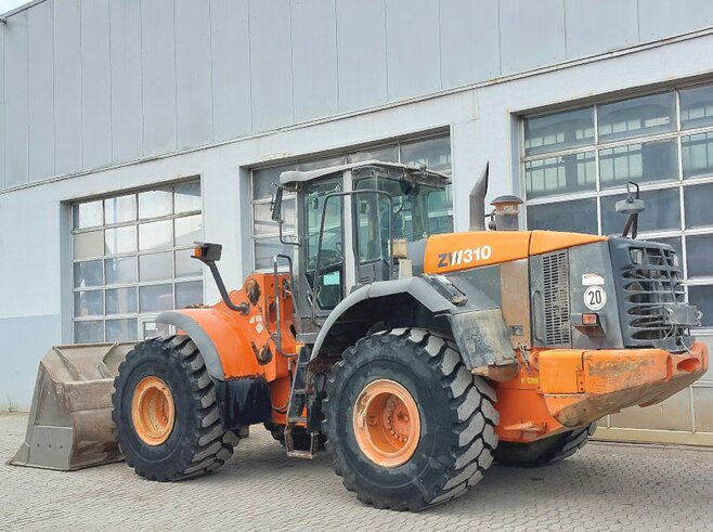 Hitachi ZW310
