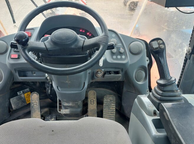 Hitachi ZW310-6