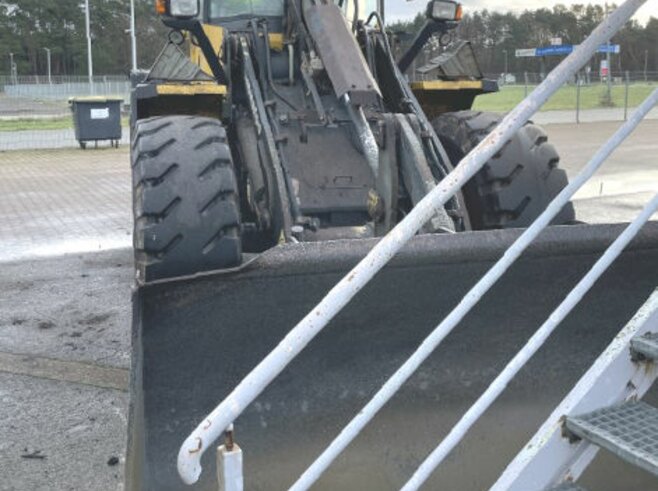 Komatsu WA200PT-5