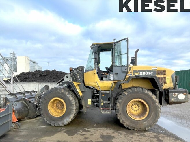 Komatsu WA200PT-5