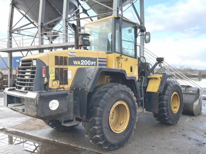 Komatsu WA200PT-5