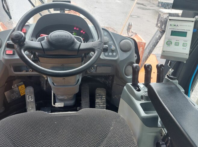 Hitachi ZW310-6