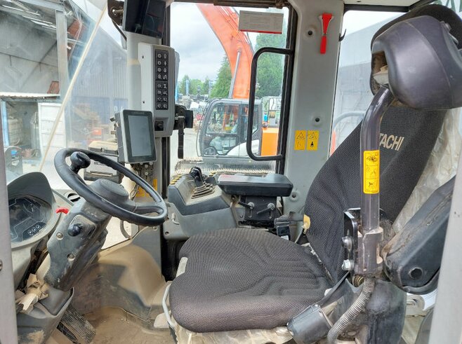 Hitachi ZW310-7