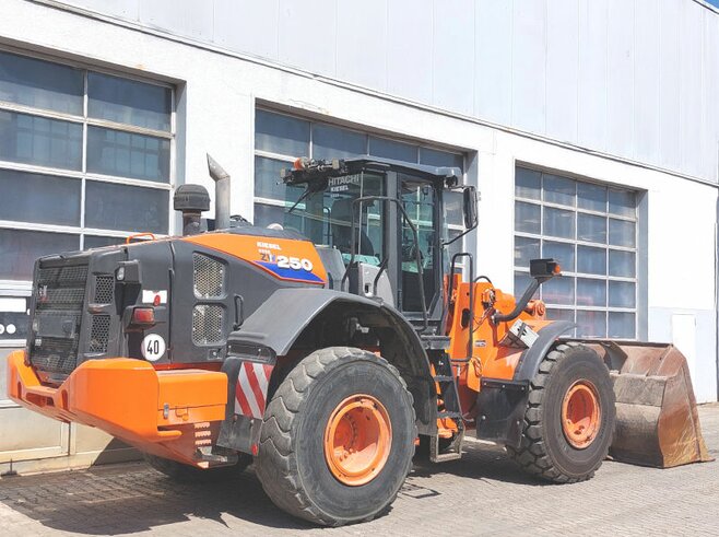Hitachi ZW250-6