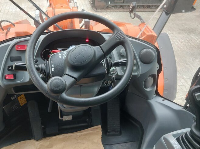 Hitachi ZW310-6
