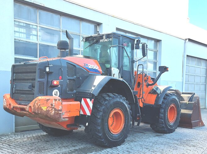Hitachi ZW250-6