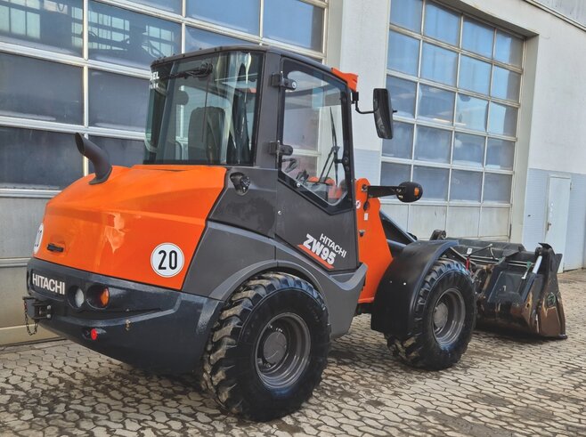 Hitachi ZW95-6