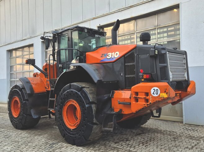 Hitachi ZW310-6