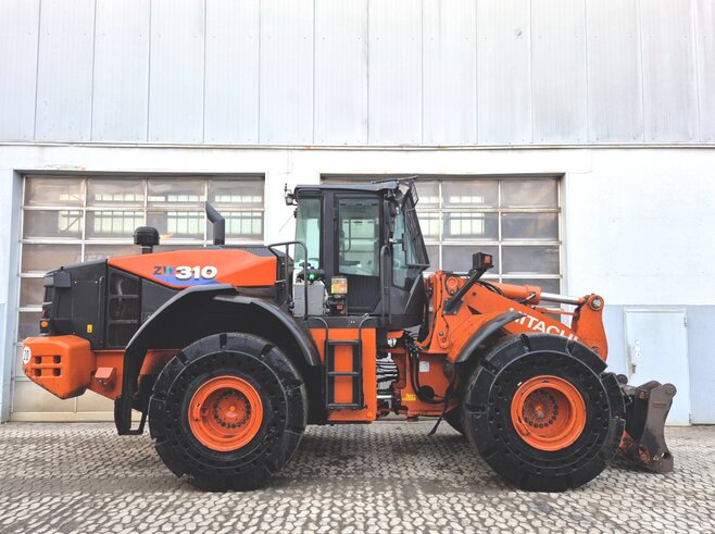 Hitachi ZW310-6