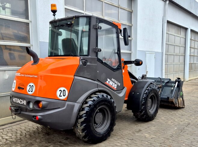 Hitachi ZW95-6