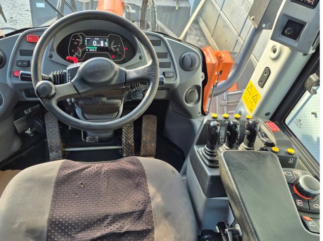 Hitachi ZW220-7 High Lift