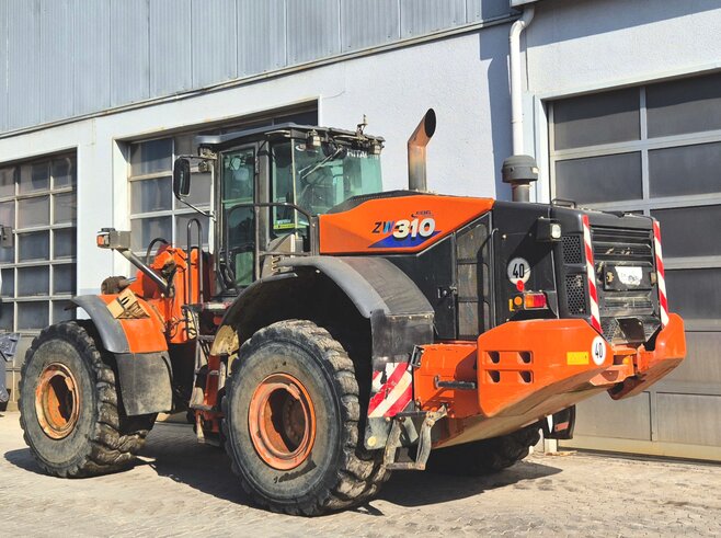 Hitachi ZW310-6