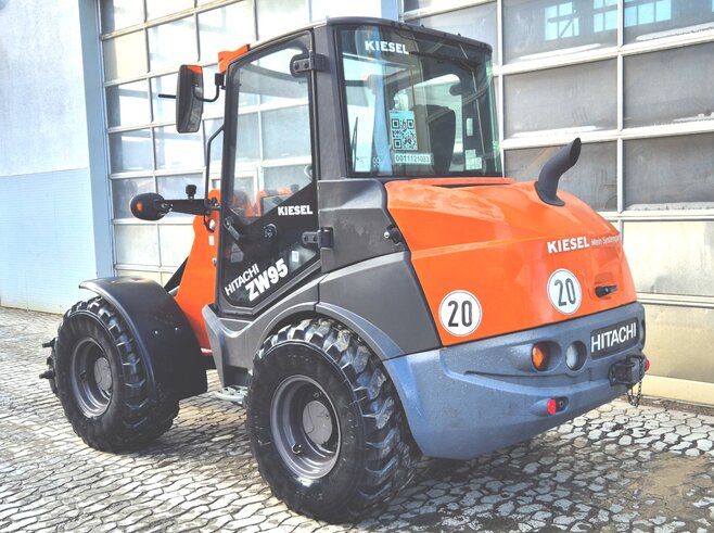 Hitachi ZW95-6 High Lift