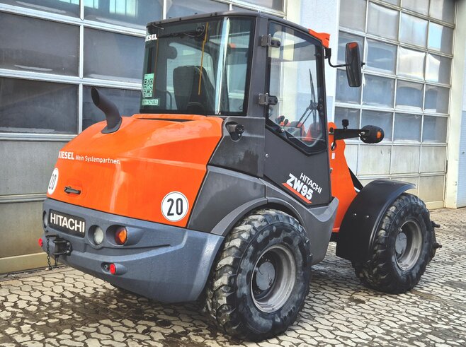 Hitachi ZW95-6 High Lift