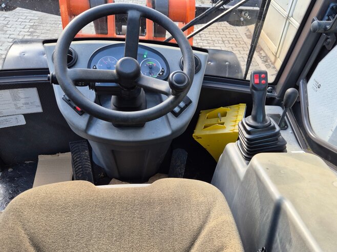 Hitachi ZW95-6 High Lift