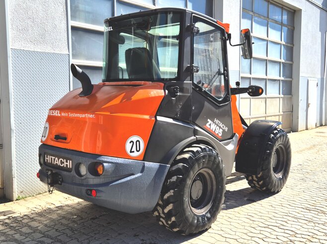Hitachi ZW95-6 High Lift