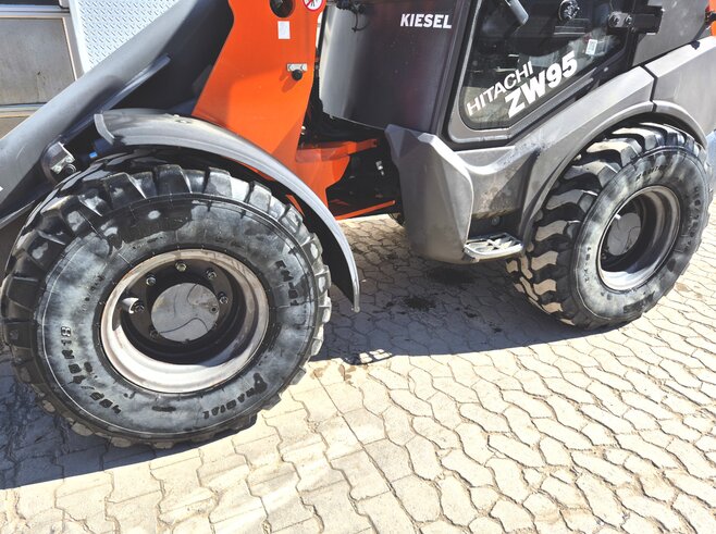 Hitachi ZW95-6 High Lift