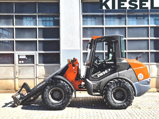 Hitachi ZW95-6 High Lift