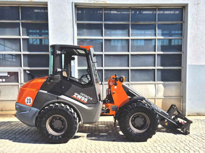 Hitachi ZW95-6 High Lift