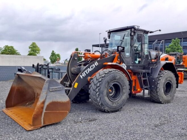 Hitachi ZW220-7