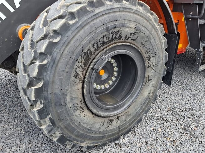 Hitachi ZW220-7