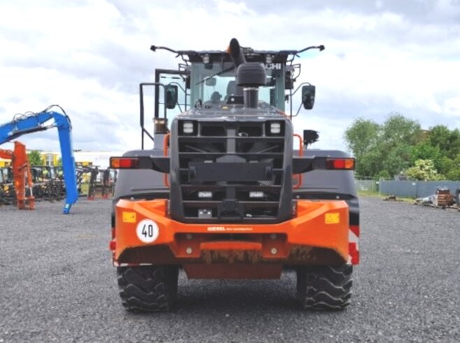 Hitachi ZW220-7