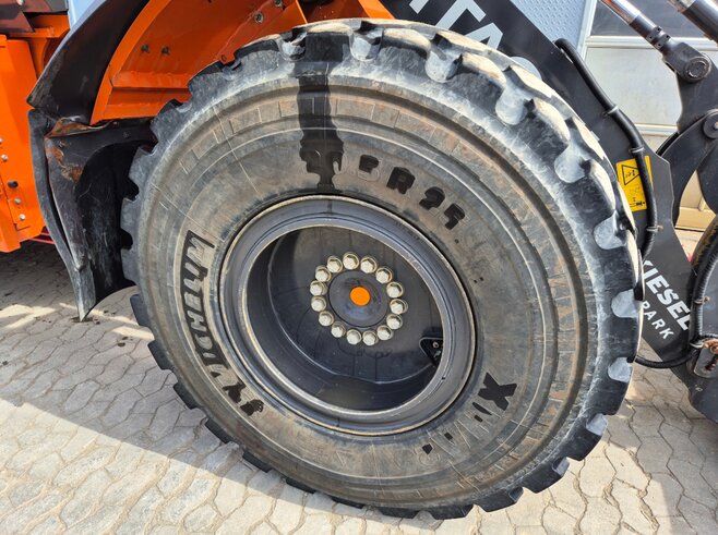 Hitachi ZW180-7 PL
