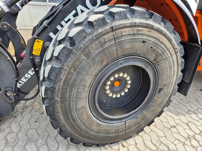 Hitachi ZW180-7 PL