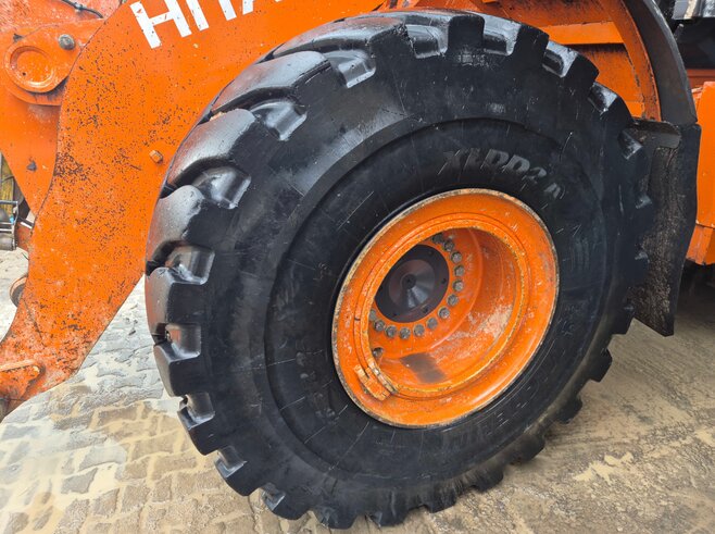 Hitachi ZW310-6