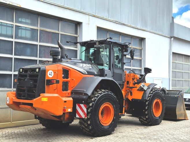 Hitachi ZW220-7