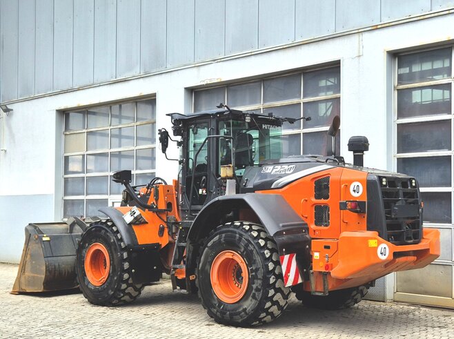 Hitachi ZW220-7