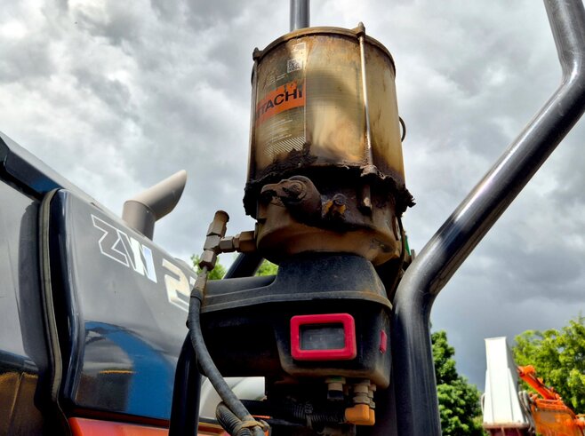 Hitachi ZW220-7