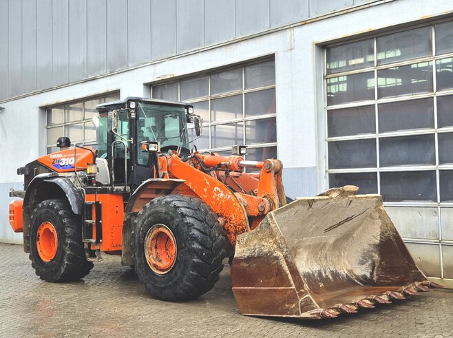 Hitachi ZW310-6