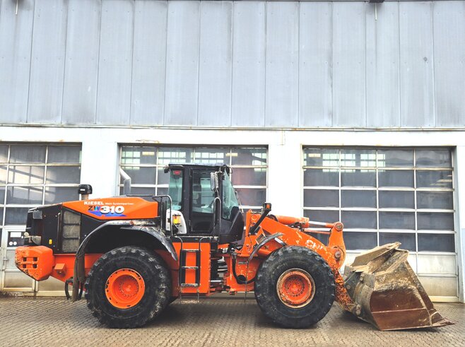 Hitachi ZW310-6