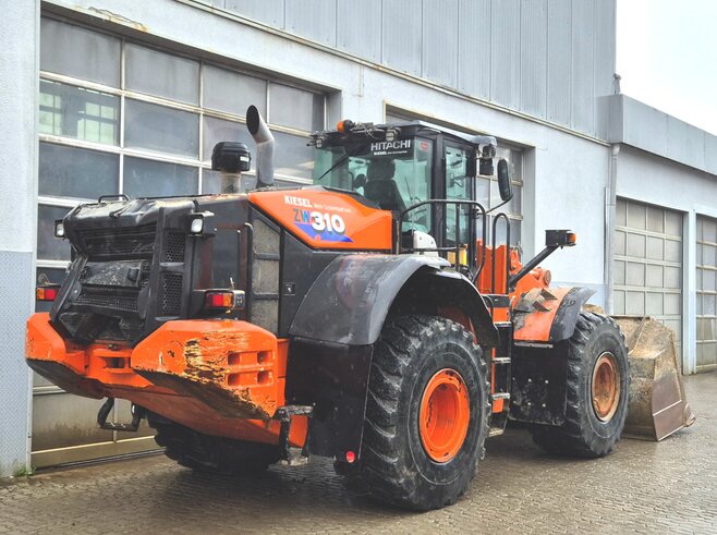 Hitachi ZW310-6