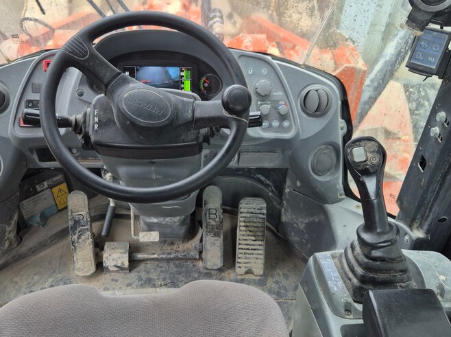 Hitachi ZW310-6