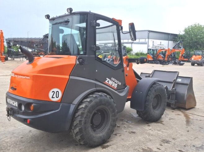 Hitachi ZW95-6