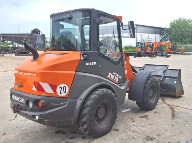 Hitachi ZW75-6