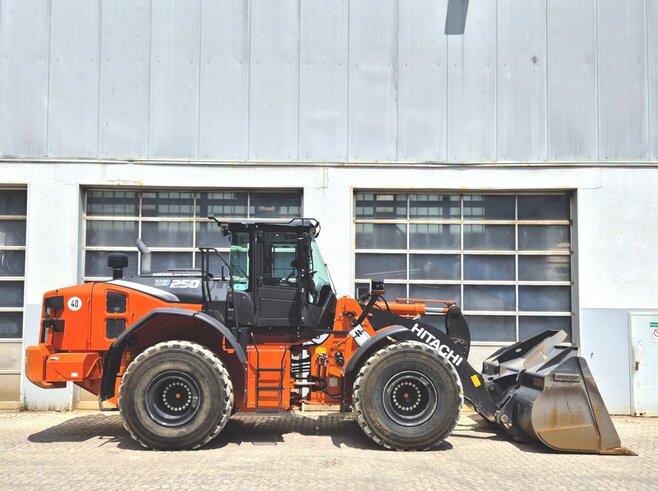 Hitachi ZW250-7