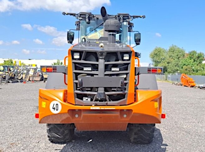 Hitachi ZW180-7