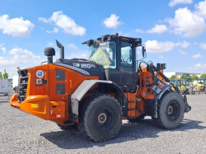 Hitachi ZW180-7